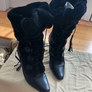 Manolo Blahnik Shearing Trim Leather Lace up boots